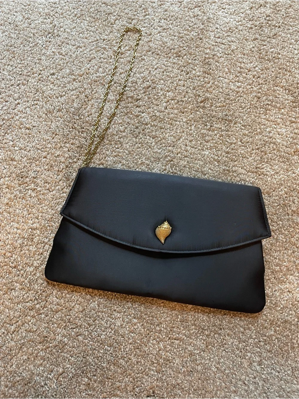 VTG 1960’s Miss Lewis Classic Black Satin Chain-Handle Evening Bag Gold Seashell